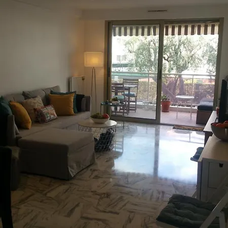 Les Ondines Apartment *